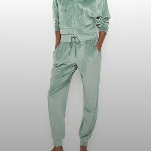 Victoria’s Secret Green Velour Joggers Track Pants Size L